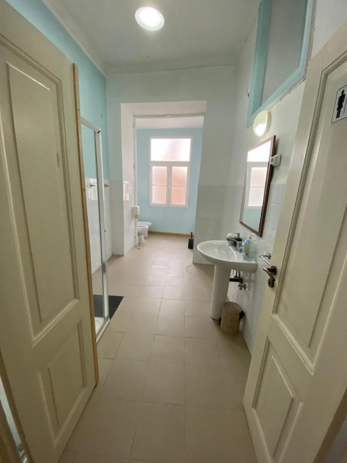 Nature Chiado 2- Cozy Little Double Room With Shared Bathroom Lisboa Екстериор снимка